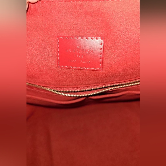 Authentic Louis Vuitton Caissa Hobo - Picture 10 of 13